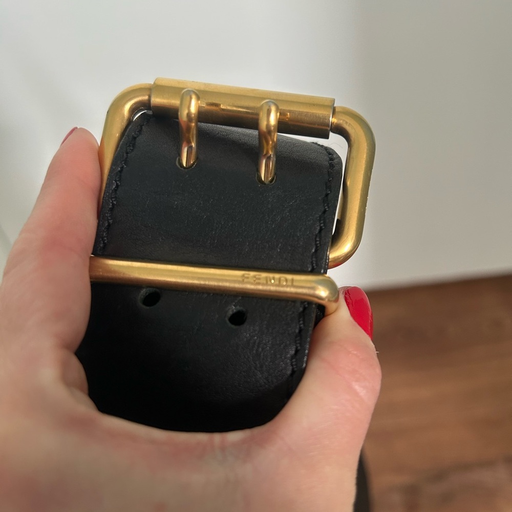 Fendi Oyster Black Leather - Picture 4 of 15